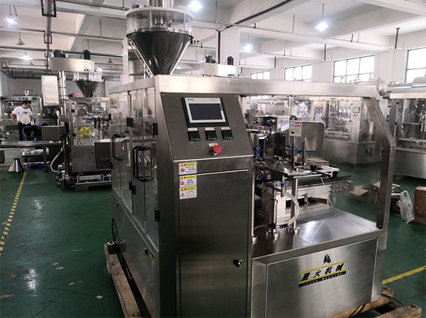 速食调料包装机械实拍图
